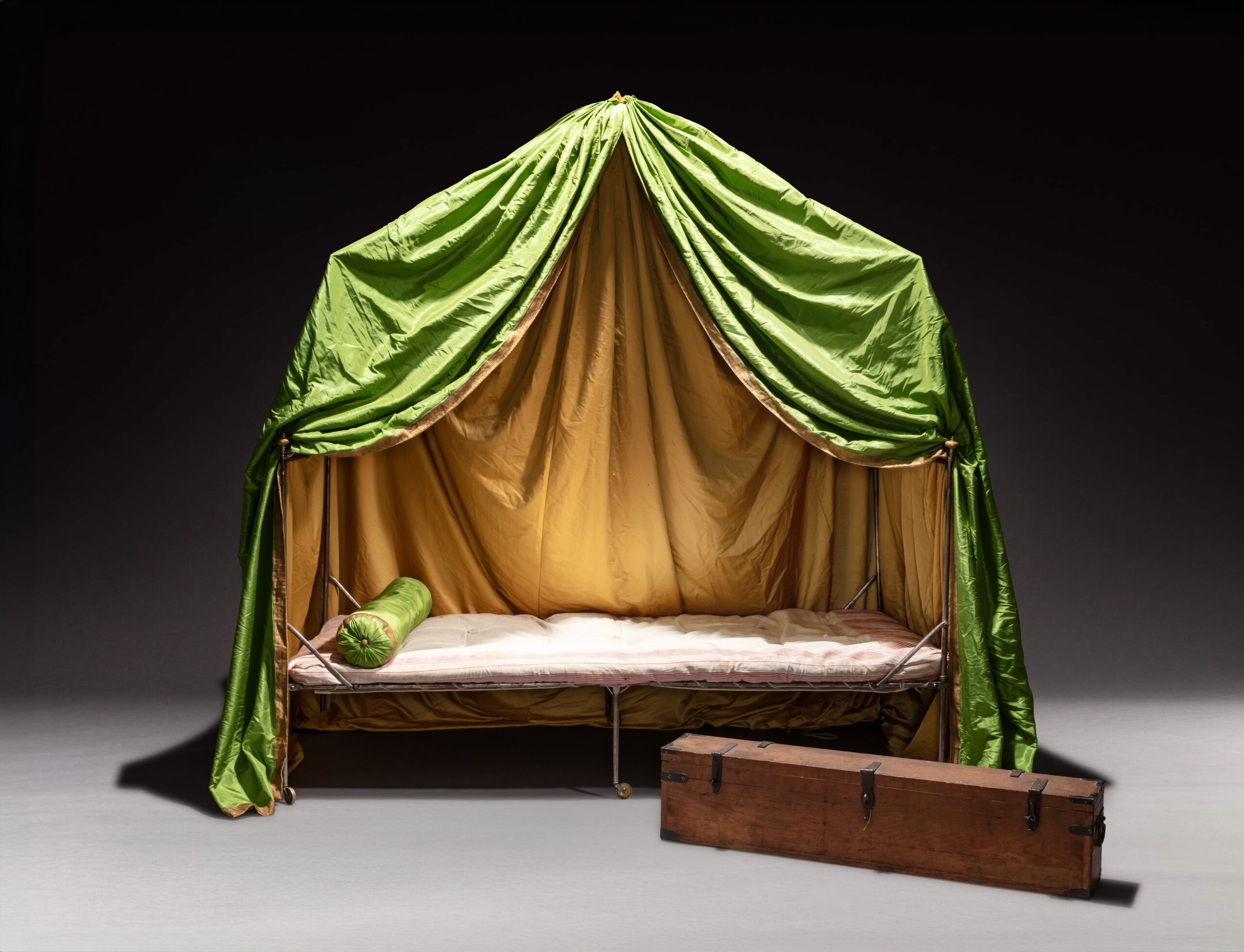 Napoleon’s Portable Campaign Bed, Estimate_ €40,000-60,000 (2)